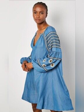 Apricot ($135) Blue Denim Balloon Sleeve Dress NWT